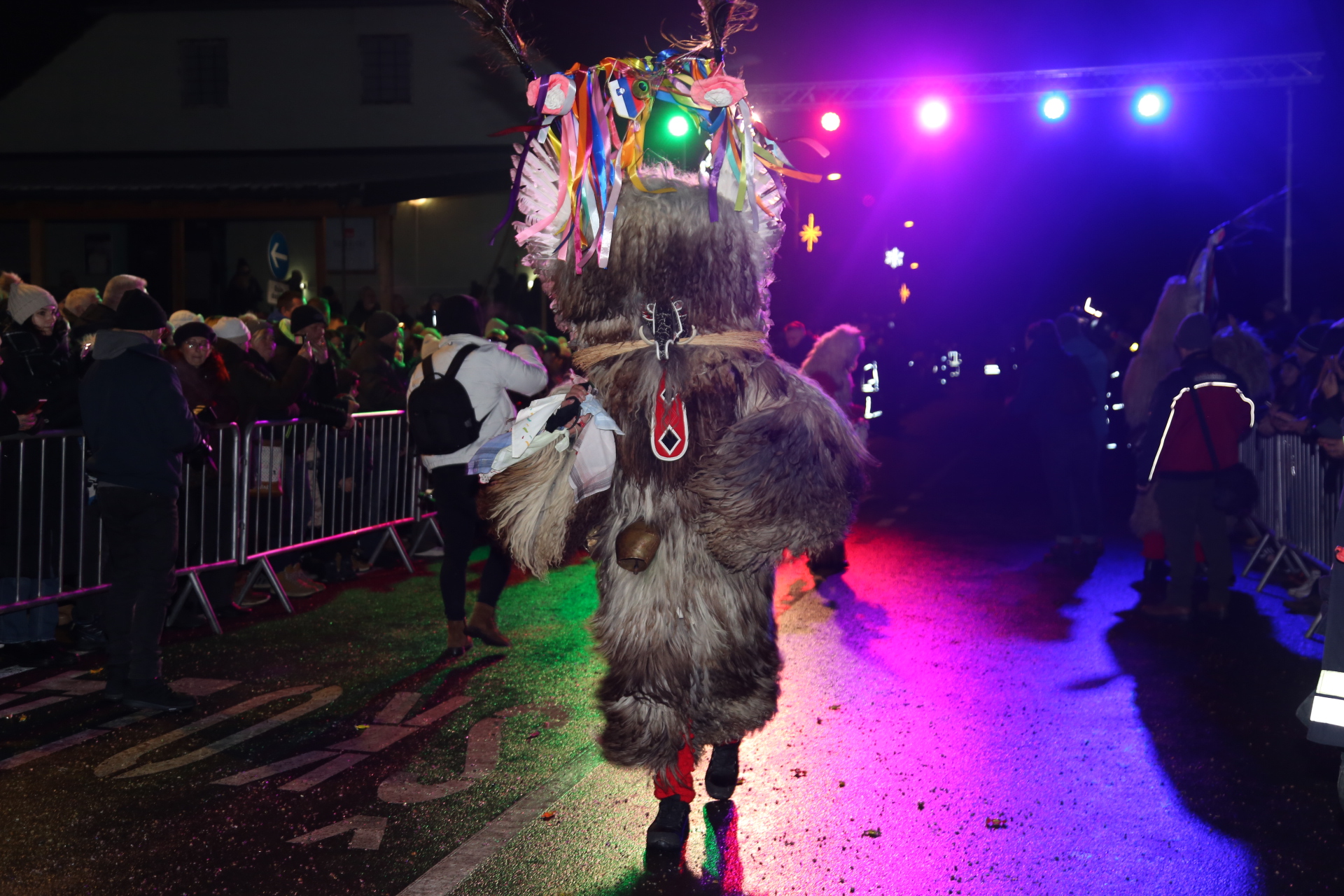 BILO JE ZANIMLJIVO Svetomartinski Krampuslauf opet oduševio brojne posjetitelje BILO JE ZANIMLJIVO Svetomartinski Krampuslauf opet oduševio brojne posjetitelje
