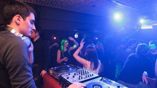 slika0009Podroom (Petak, 1.2. – Lucky Marcell & Ramblin