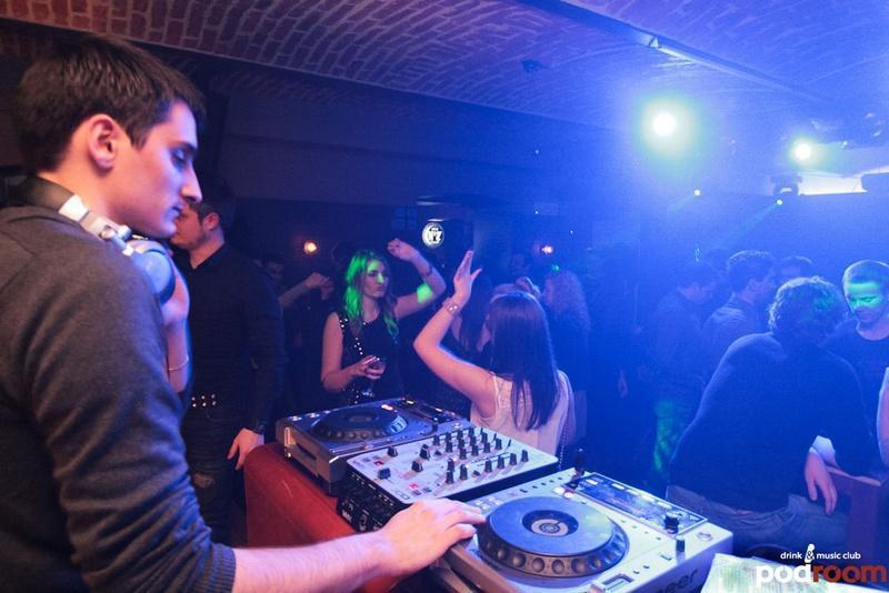 slika0009Podroom (Petak, 1.2. – Lucky Marcell & Ramblin