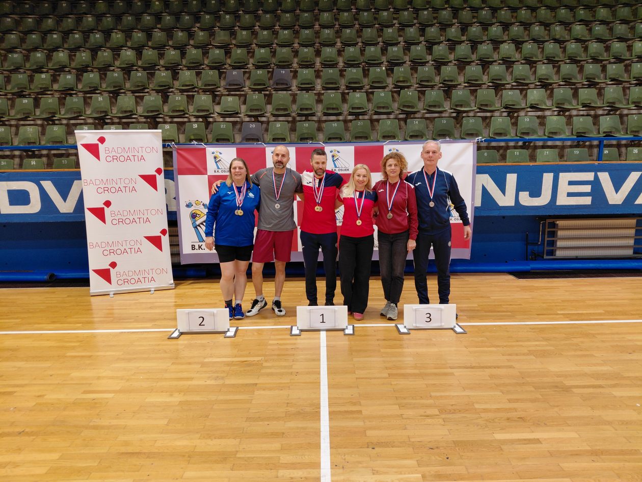 badminton (3) badminton (3)