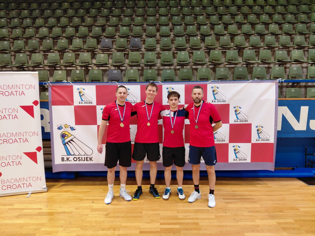 badminton (4) badminton (4)