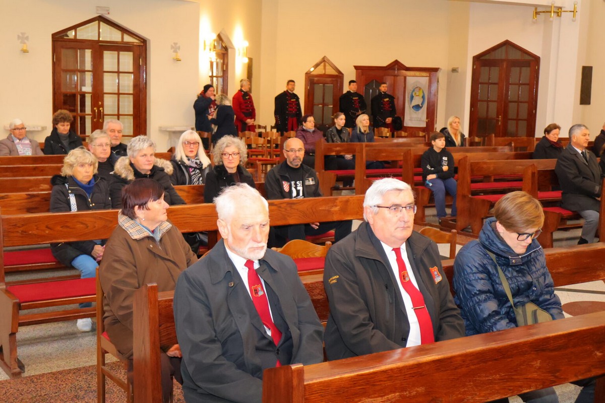 DAN SJEĆANJA Čakovec se i ove godine dostojanstveno prisjetio žrtava Vukovara i Škrabrnje te obljetnice pogibije Nikole VII. Zrinskog DAN SJEĆANJA Čakovec se i ove godine dostojanstveno prisjetio žrtava Vukovara i Škrabrnje te obljetnice pogibije Nikole VII. Zrinskog