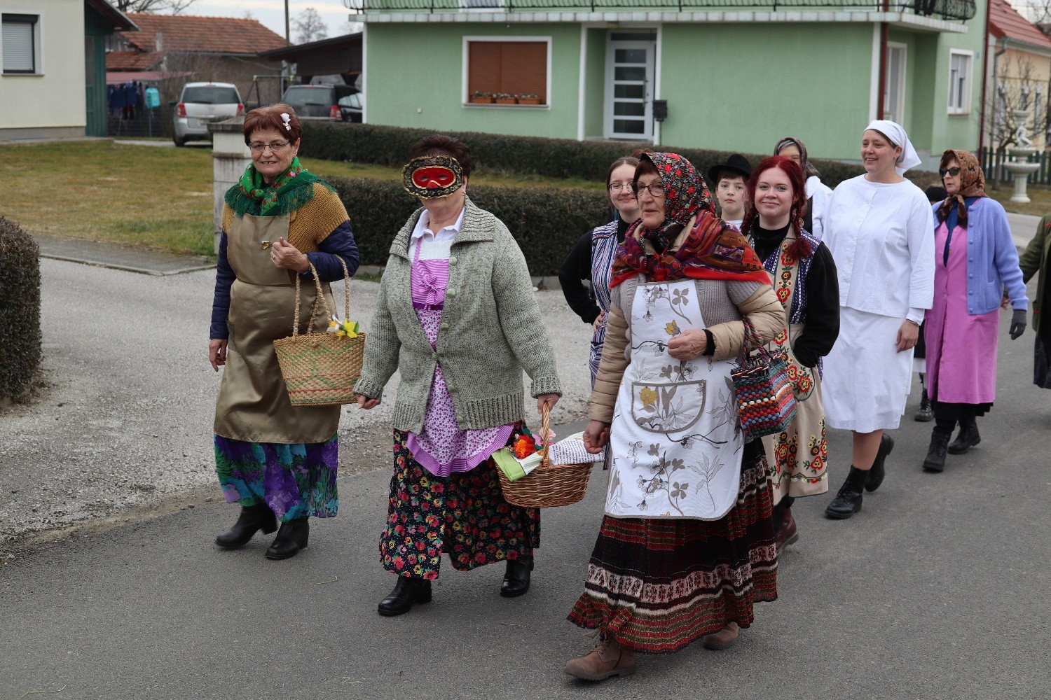 Fašenjska povorka od Marofa preko Žabnika, Vrhovljana do centra Svetog Martina na Muri!
