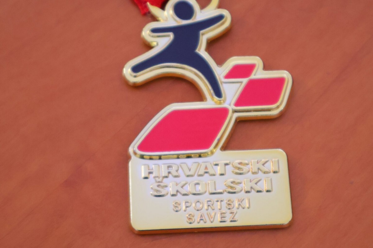 VELIK USPJEH Zlatni nogometaši iz I. osnovne škole Čakovec na prijemu kod gradonačelnice VELIK USPJEH Zlatni nogometaši iz I. osnovne škole Čakovec na prijemu kod gradonačelnice