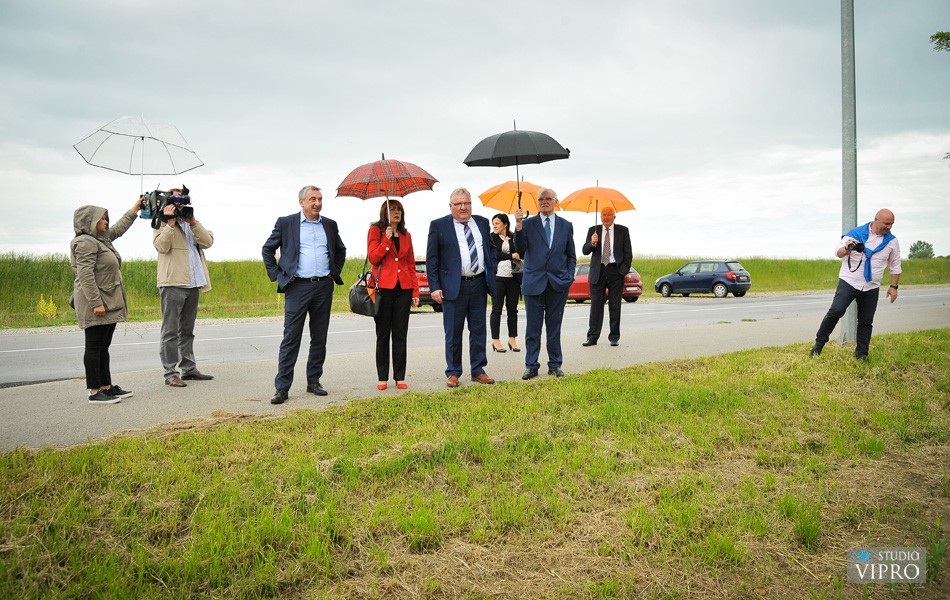 NA POTPISIVANJU UGOVORA I MINISTRI Kroz 18 mjeseci dvadesetak stanova u Prelogu