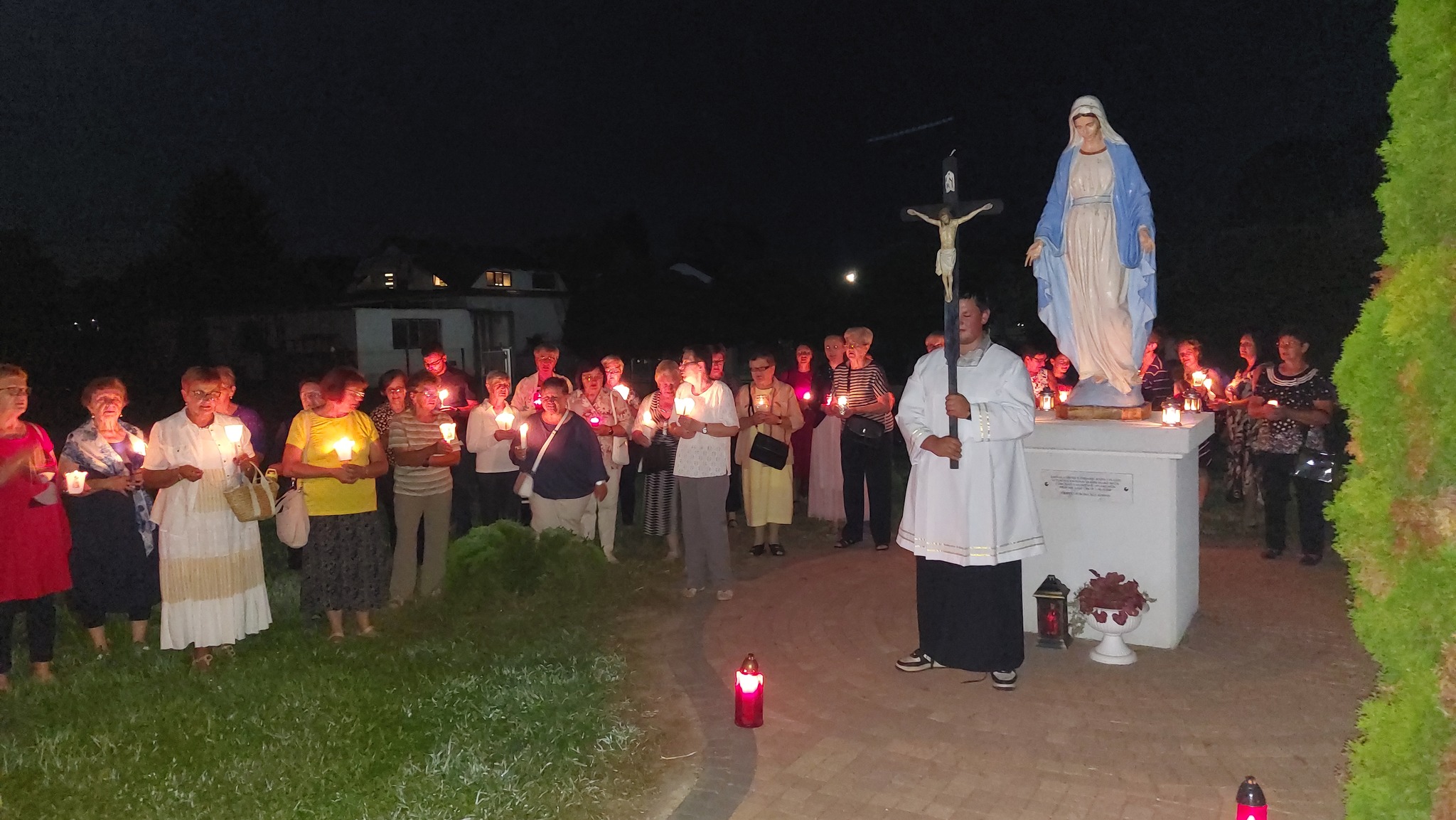 PUŠĆINE Misom bdijenja i procesijom sa svijećama započelo slavlje patrona crkve- Velike Gosspe