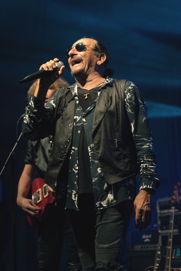 Odlična atmosfera u Kotoribi: Željko Bebek raspjevao publiku u prepunom šatoru