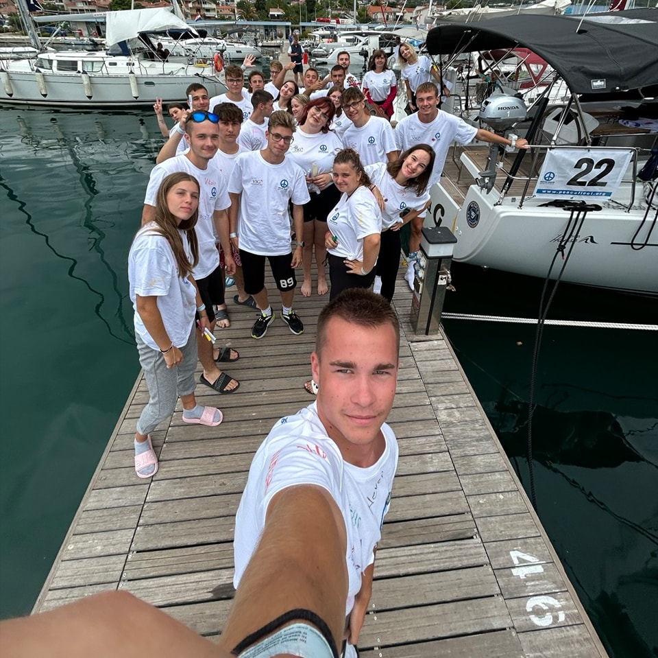 GIMNAZIJA JOSIPA SLAVENSKOG Učenici Marta Premuš i Samuel Šarić tjedan dana plovili Jadranom na projektu ‘Flota mira’