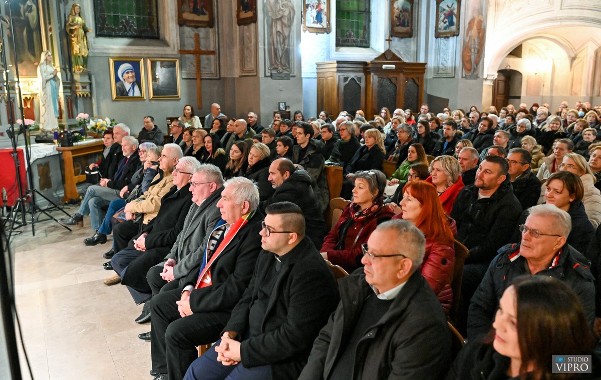 FOTO Sjajan božićni nastup Ivane i Marije Husar u Prelogu