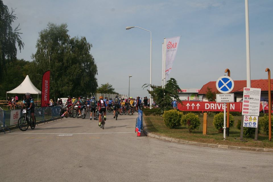 1421259233131138053703618460372