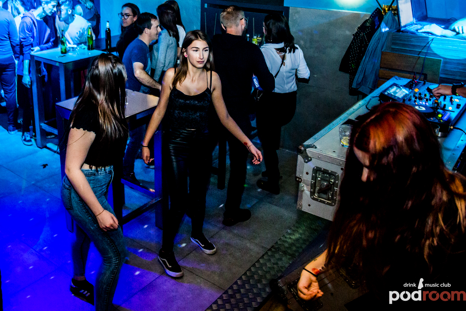 Podroom clubbing – DJ Yakka