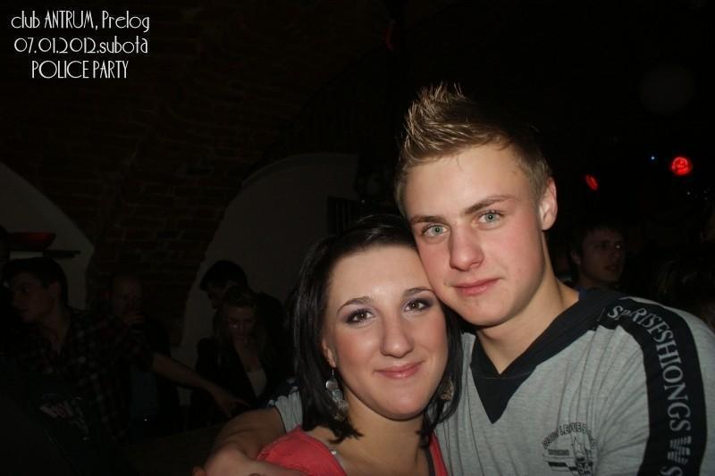 slika0069 Antrum (Subota, 7.1.2012) slika0069 Antrum (Subota, 7.1.2012)