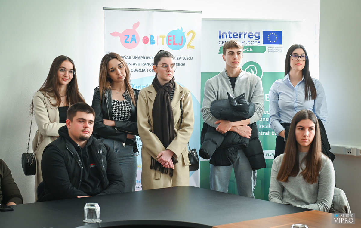 Nagrađeni uspješni učenici i studenti s područja Grada Preloga