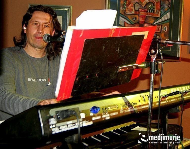 slika0003 Arcus (Subota, 14.4.2012) slika0003 Arcus (Subota, 14.4.2012)