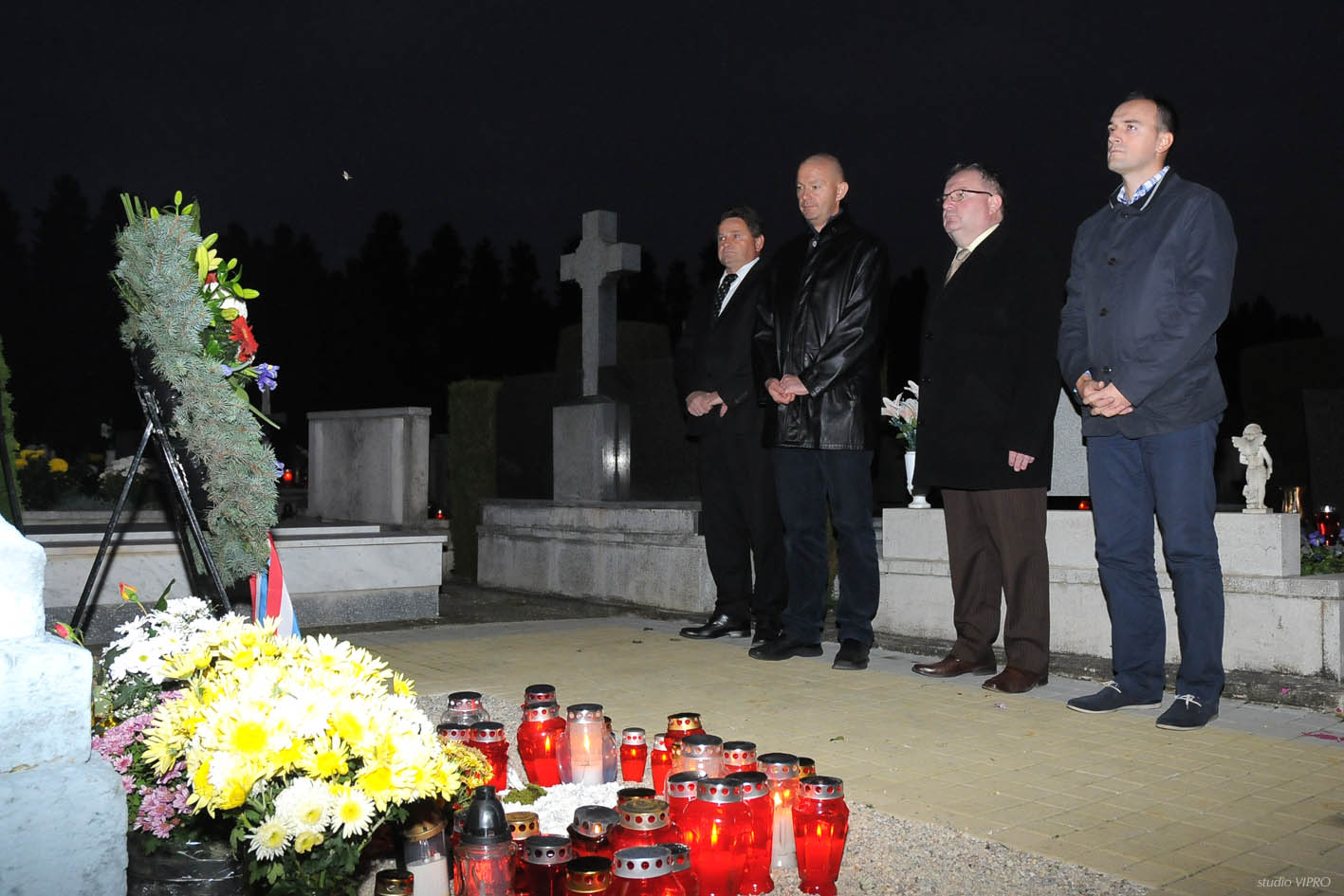 261110353w00151750647