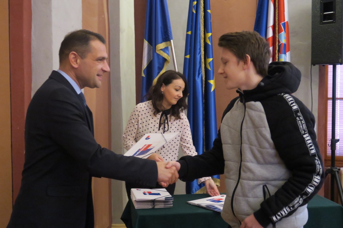 U zgradi Scheier u Čakovcu dodijeljene učeničke stipendije djeci hrvatskih branitelja