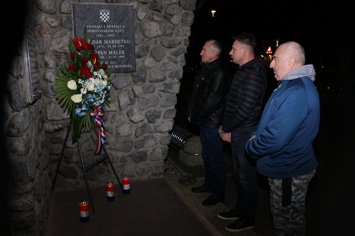 KOTORIBA Prisjetili se svih stradalih i odali počast gradu heroju – svečano obilježili Dan sjećanja KOTORIBA Prisjetili se svih stradalih i odali počast gradu heroju – svečano obilježili Dan sjećanja