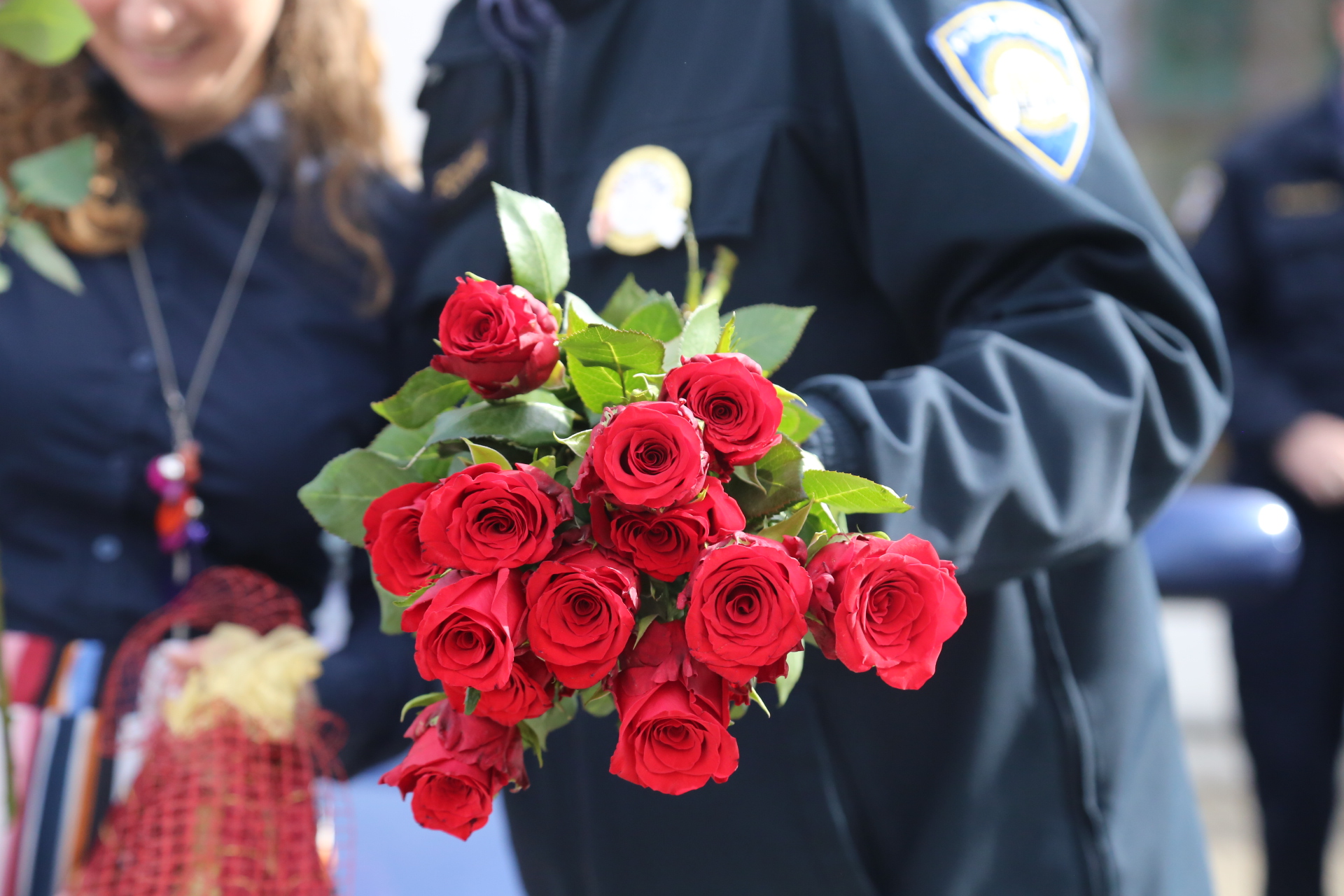 Međimurska policija cvijećem nagrađuje žene u prometu
