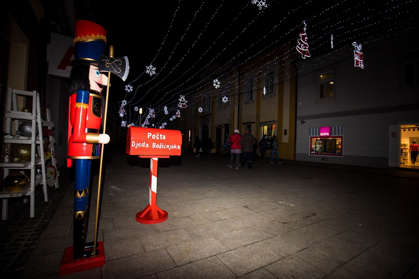 OVO JE PREKRASNO Božićno uređenje u centru Čakovca će vas oduševiti