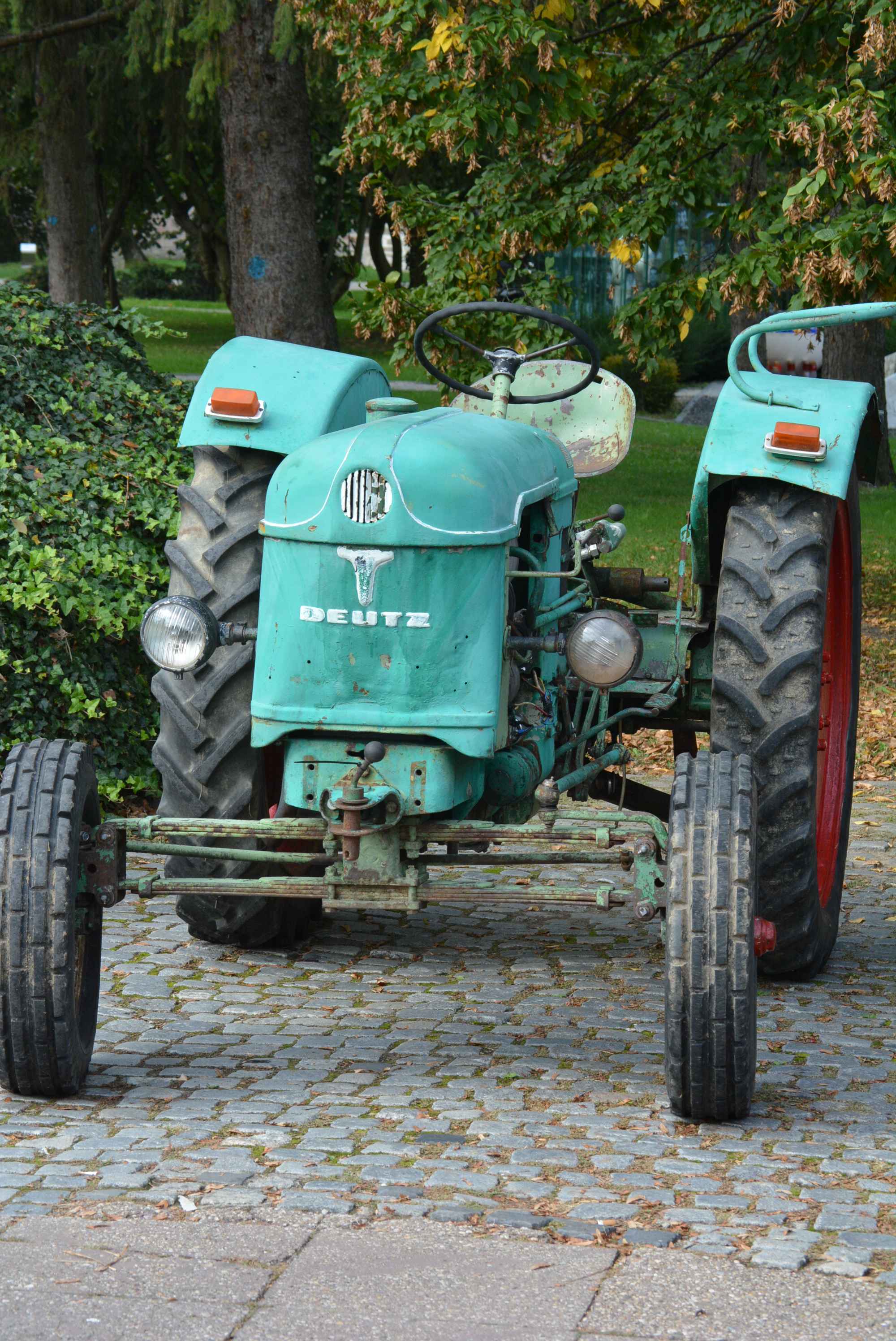 FOTO I VIDEO Putovanje kroz vremensku kapsulu na izložbi starih traktora i strojeva u sklopu manifestacije ‘Jesen u Čakovcu 2023.’