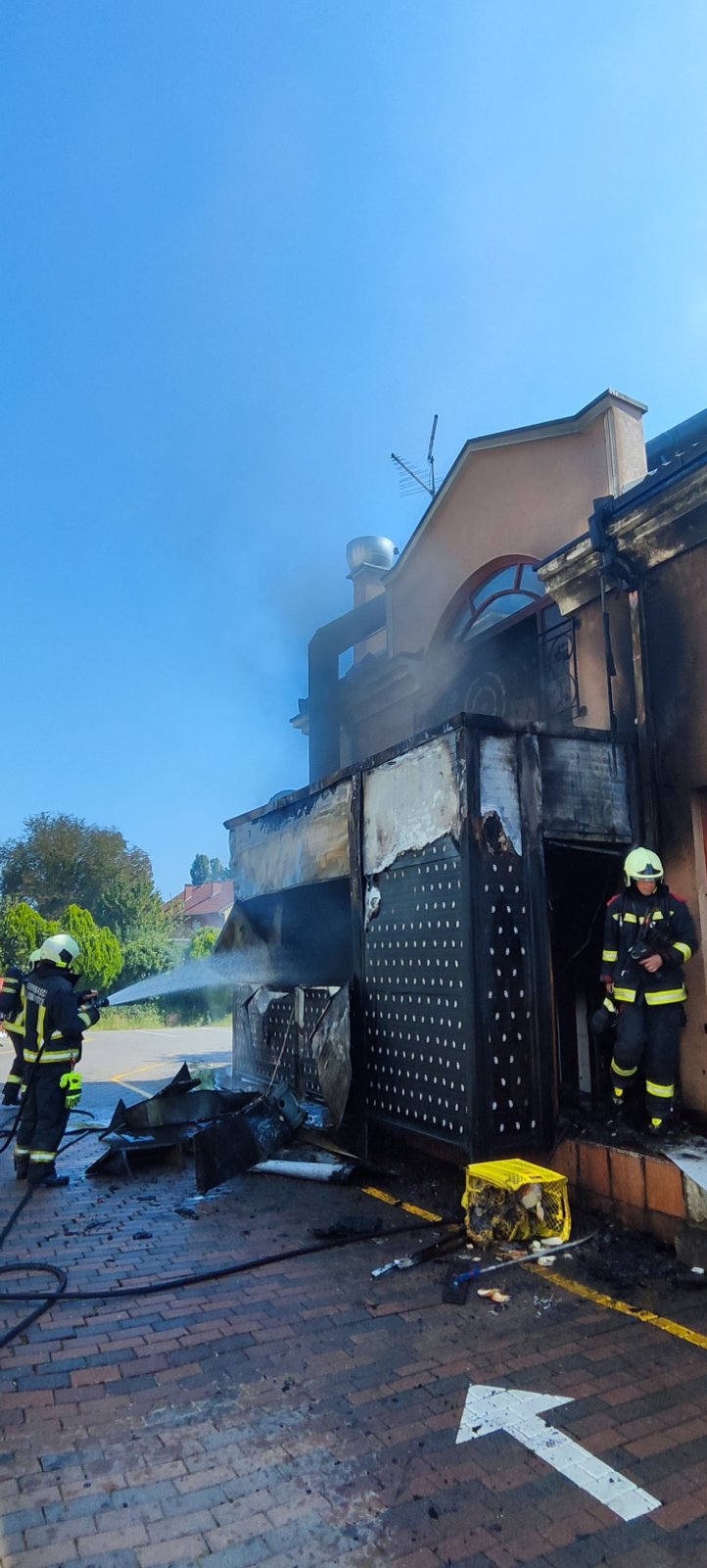 OPREZ Požar u Murskom Središću kod restorana ‘Bajzovi dvori’