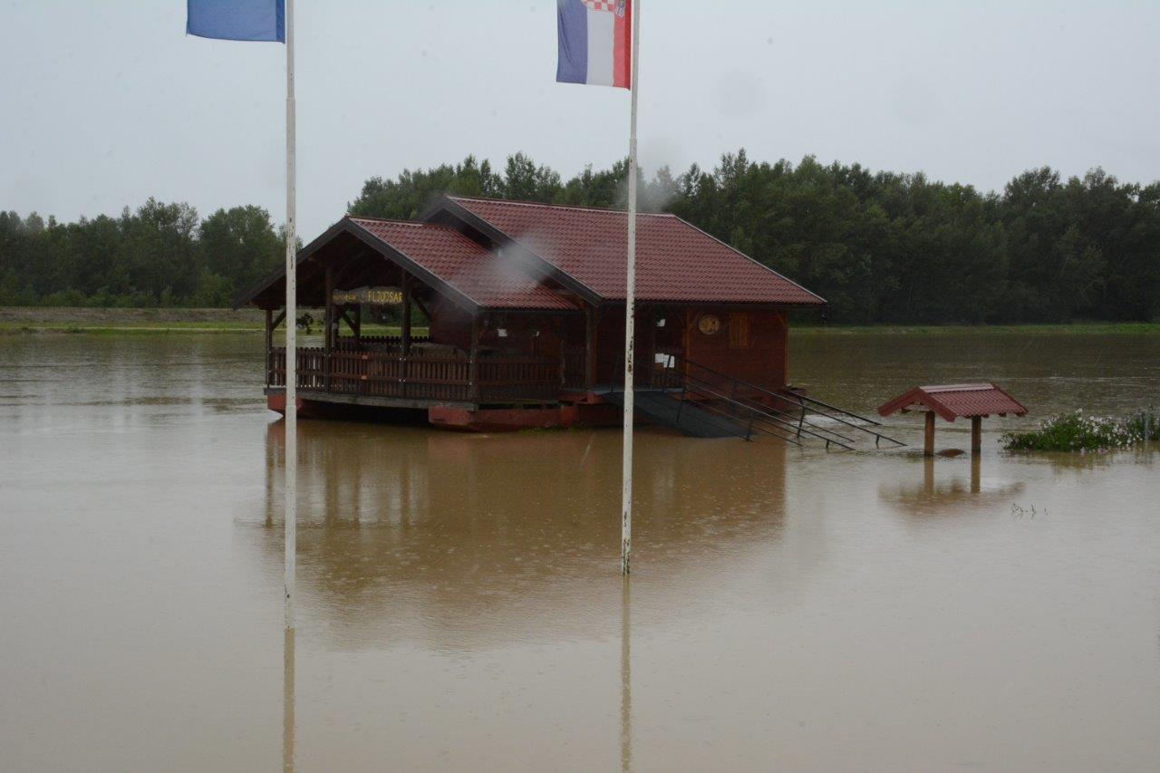 DONJA DUBRAVA Vodostaj Drave napravio svoje, veliki dio površine je već poplavljeno