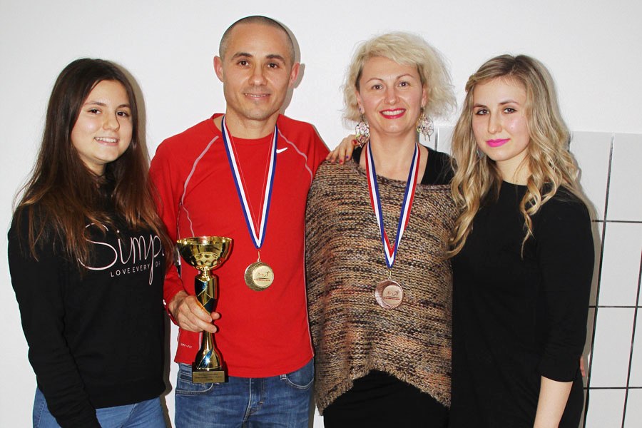 obiteljhuzjak7443384305