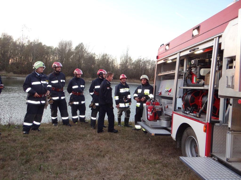 Vatrogasna vježba na obali Mičigen jezera