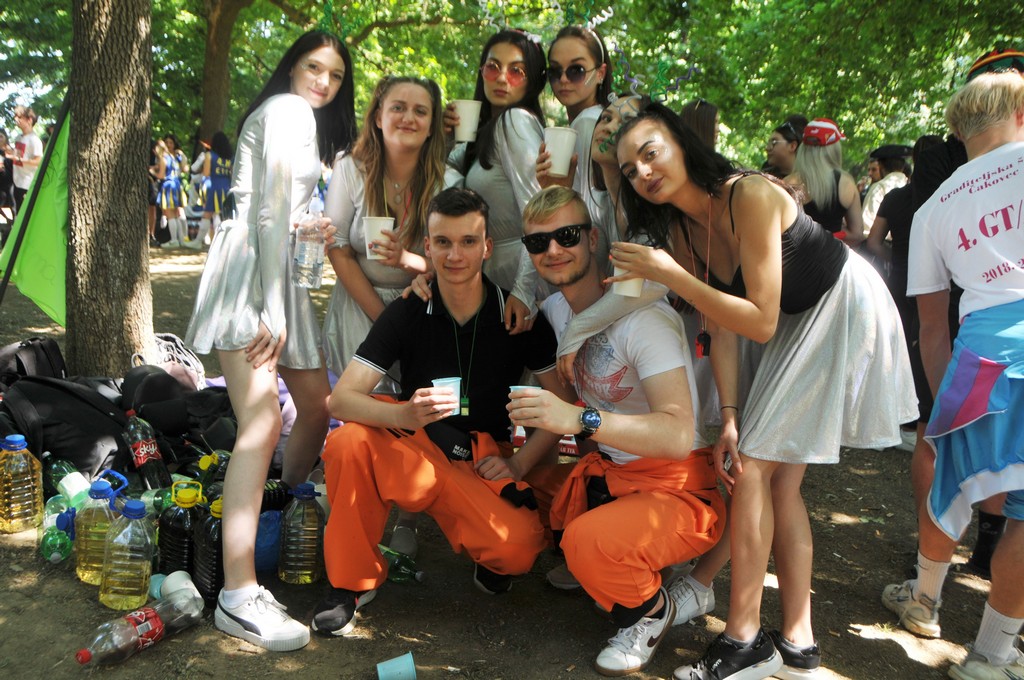 Maturanti se zabavljaju u čakovečkom parku