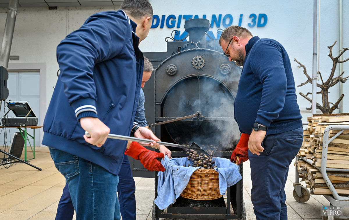 ZA POMOĆ POTREBITIMA Održana još jedna kestenijada Rotary cluba Prelog
