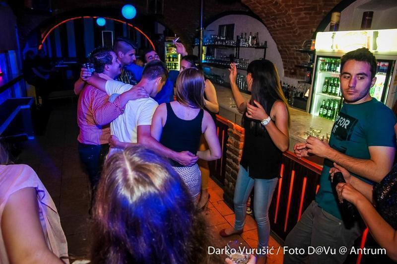 slika00017 Antrum (Petak, 27.6.2014.)