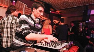 slika0006 Podroom (Subota, 23.3. – Pop Mash & House Smash – DJ Nixou)