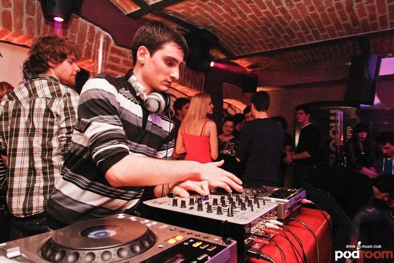 slika0006 Podroom (Subota, 23.3. – Pop Mash & House Smash – DJ Nixou)