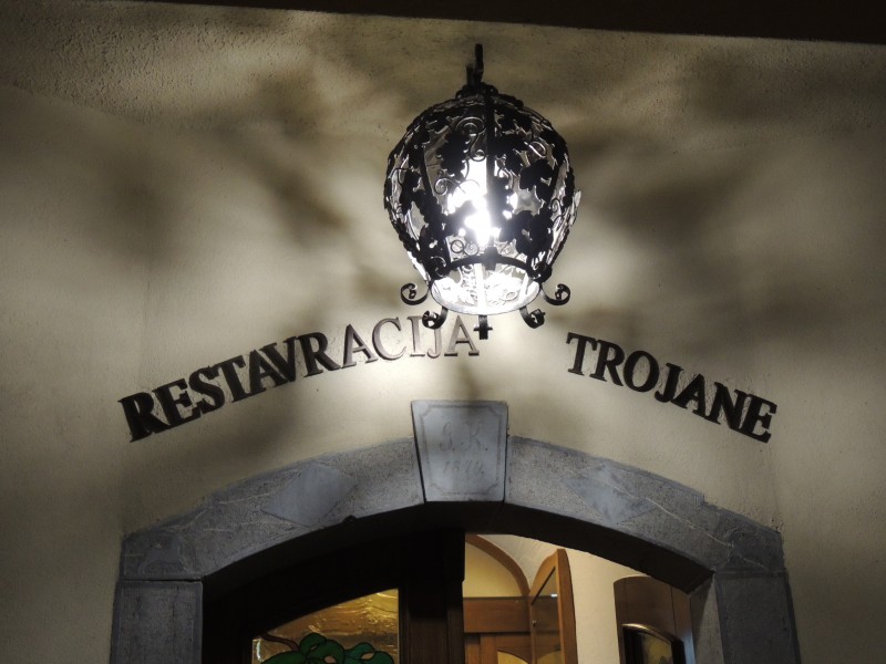 9087e6f5d29da6bcbd19ef6306c72bb