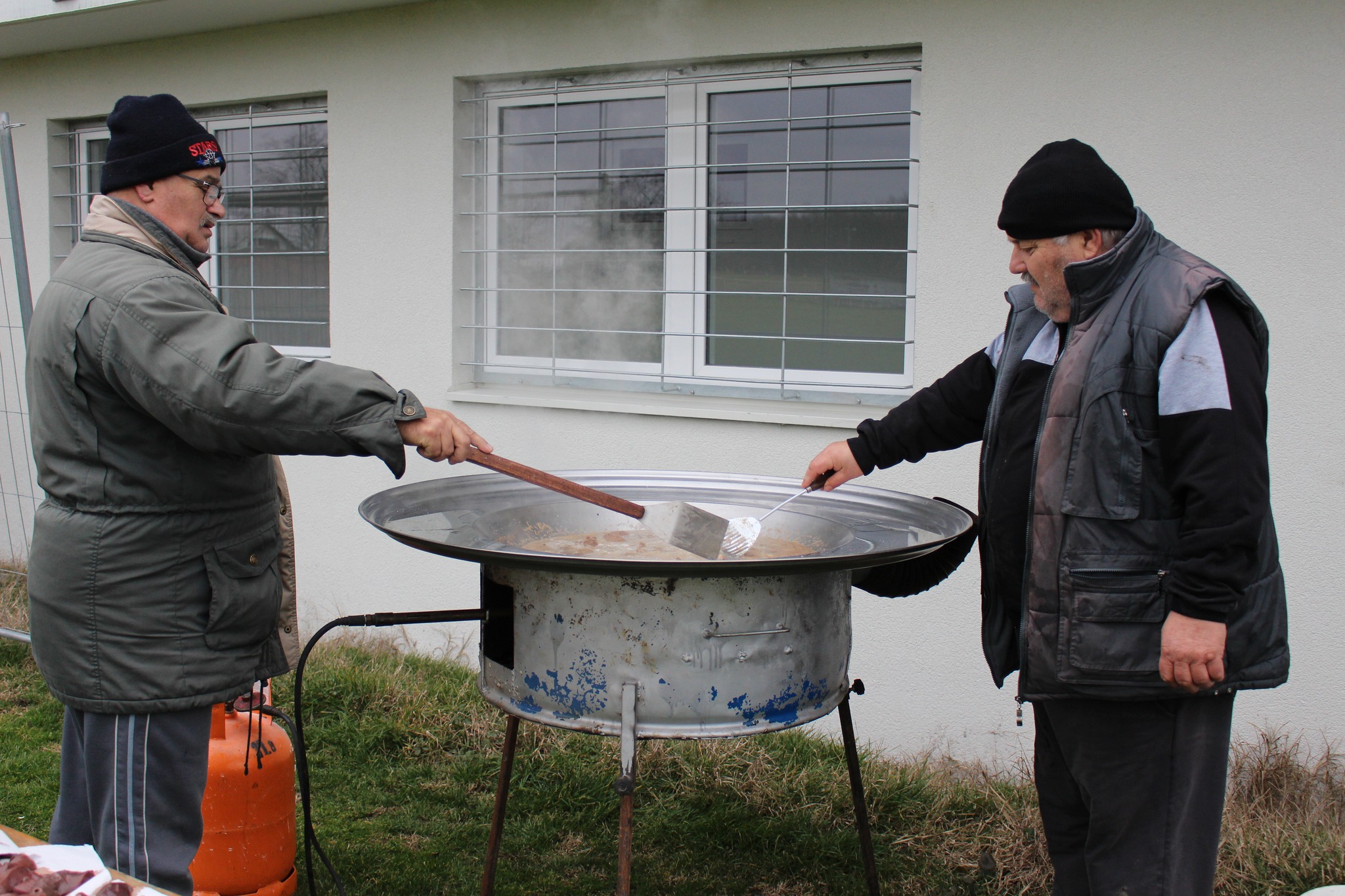 Tradicija u kotoripskom Graničaru: Okupljanje članova uz kolinjske delicije