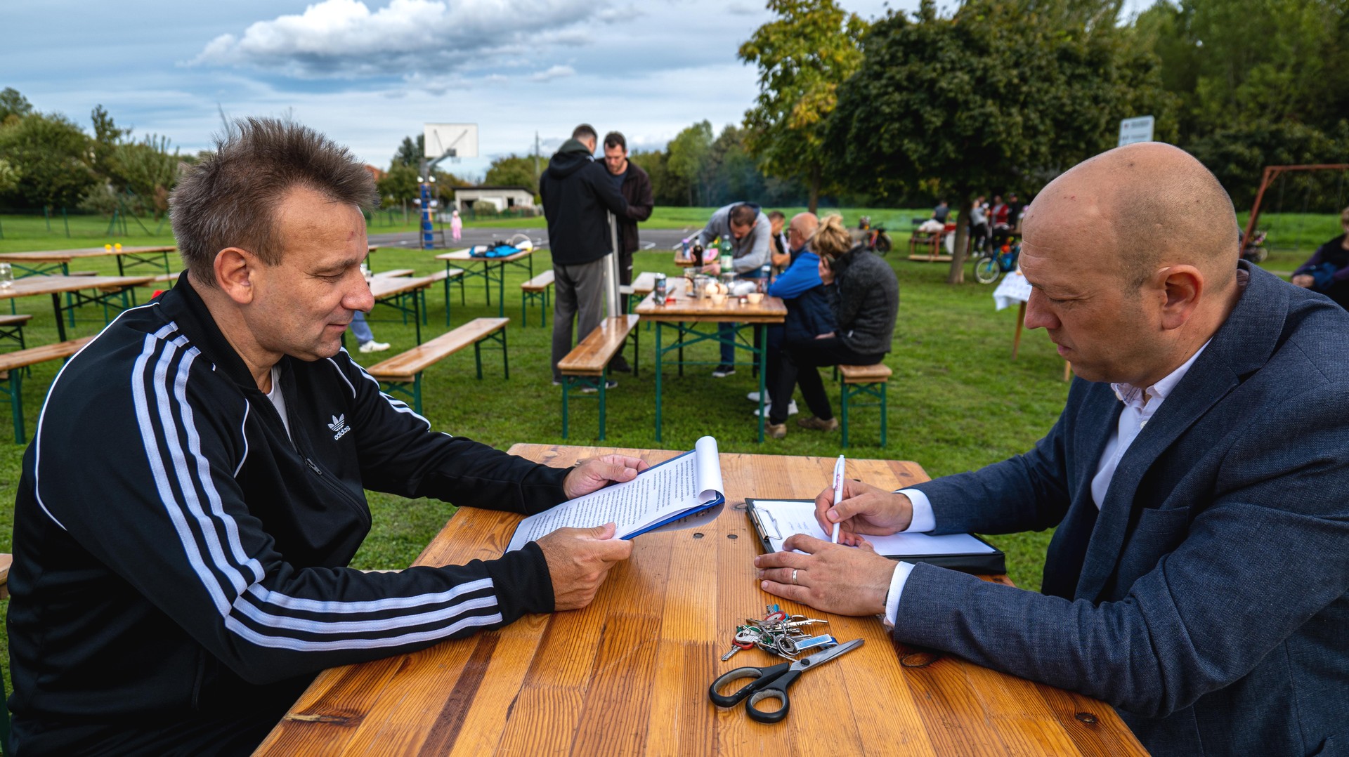 Župan Posavec i načelnik Meglić svečano otvorili obnovljeno košarkaško igralište u Šenkovcu Župan Posavec i načelnik Meglić svečano otvorili obnovljeno košarkaško igralište u Šenkovcu