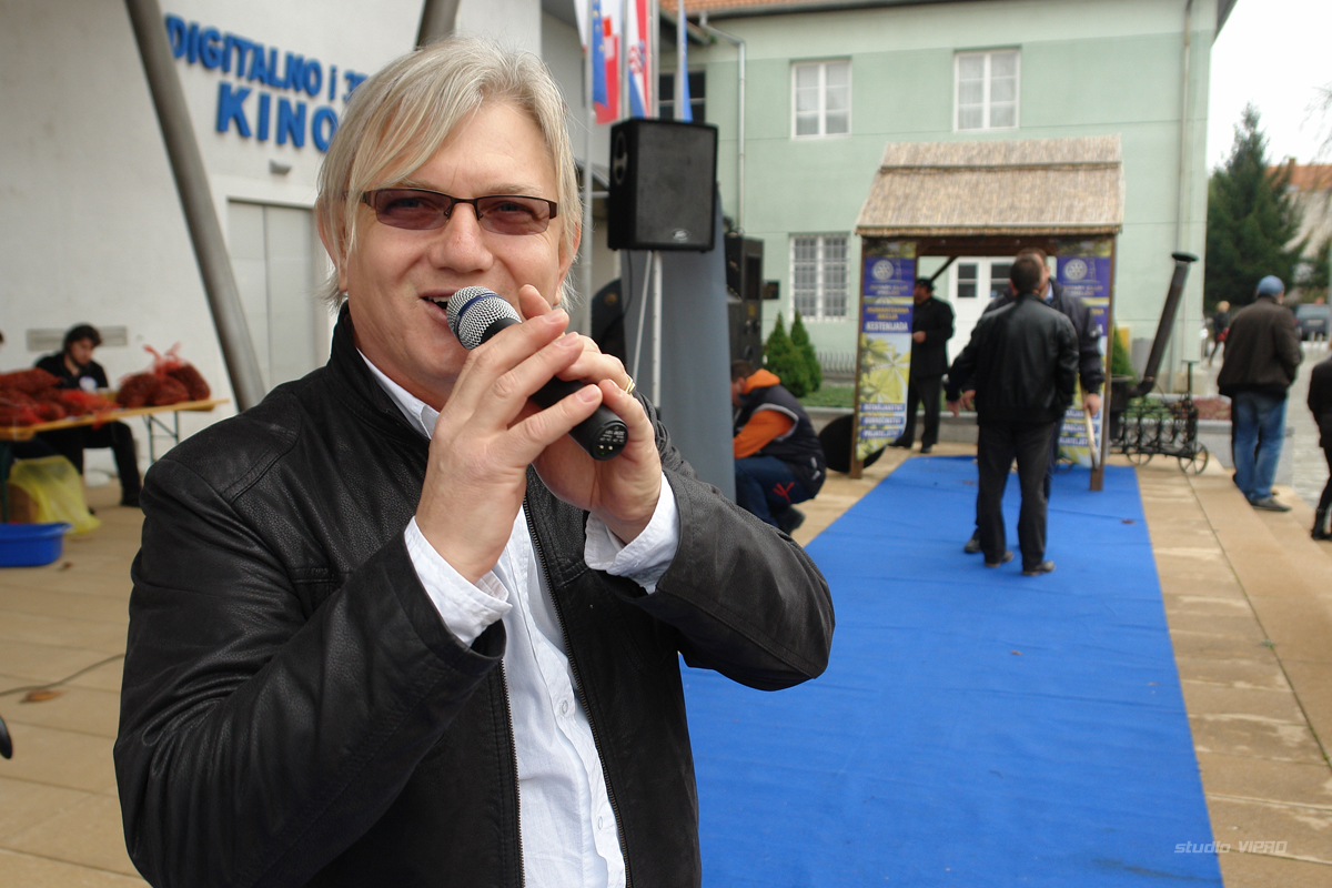 261810377dsc09832596514