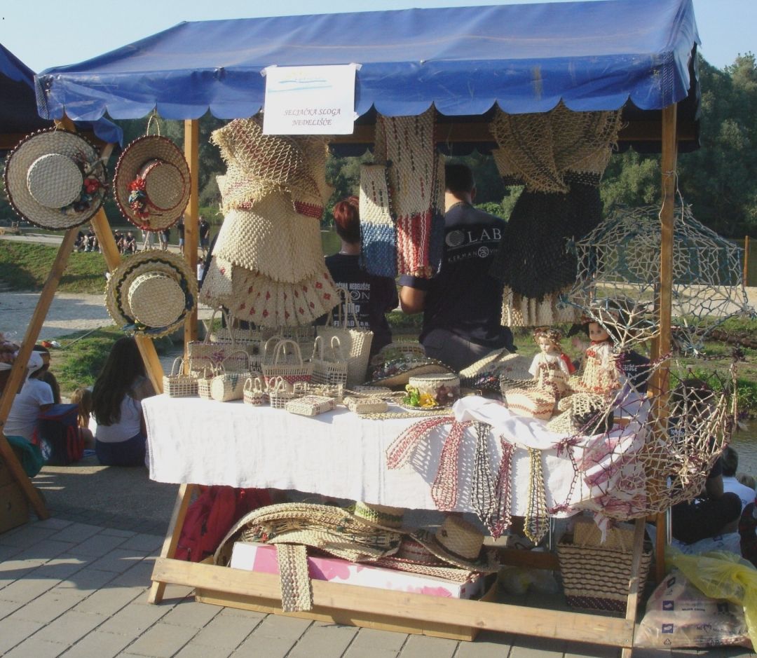 picture035335340785455