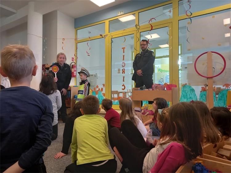 djeca i policija djeca i policija