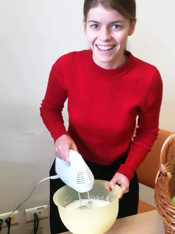 Gimnazijalci spravljali kolače bez pečenja, izgledaju vrlo primamljivo