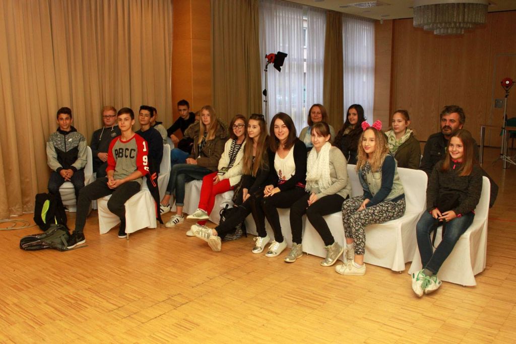 1470787611984896368753172196519