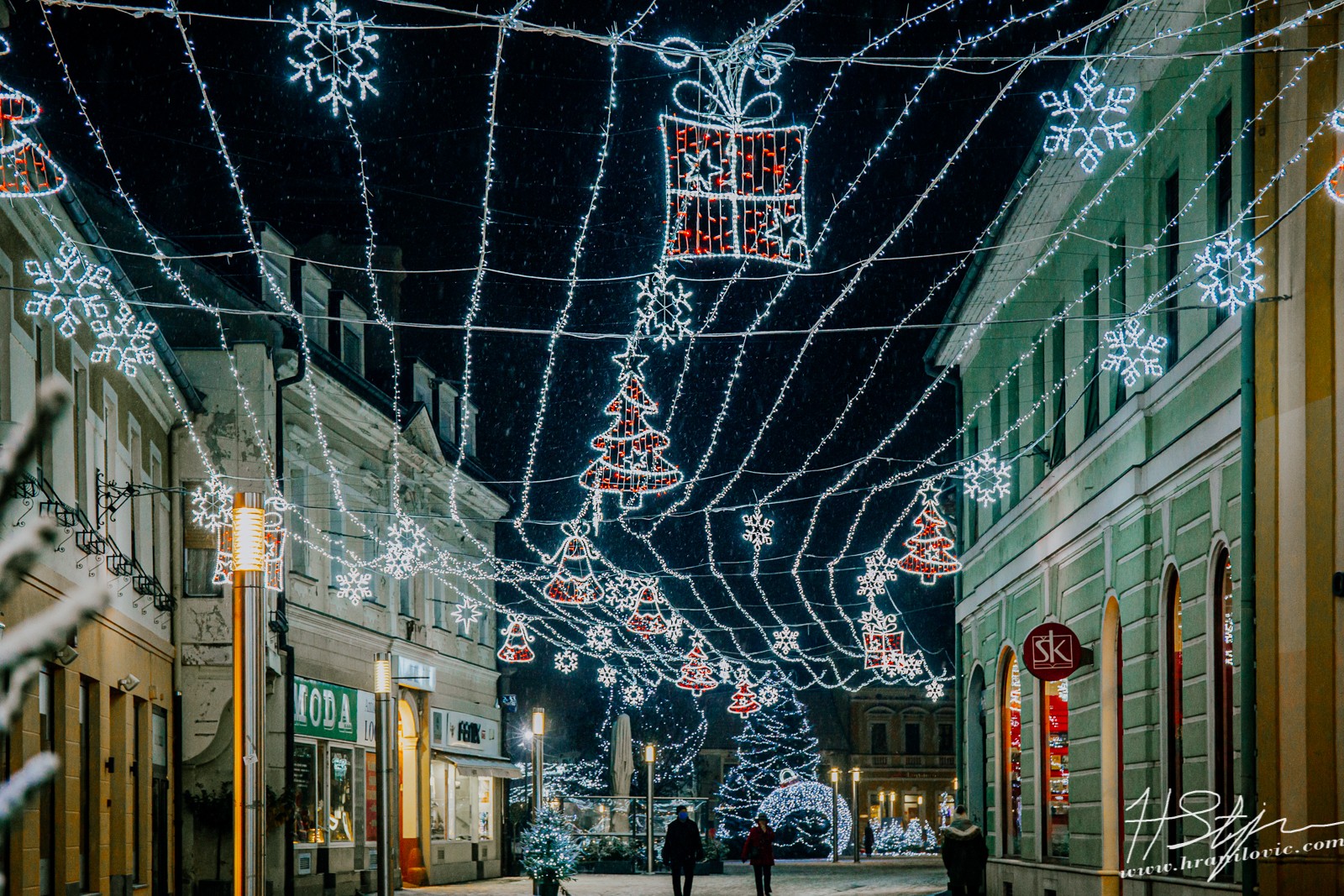 SNJEŽNA IDILA Advent u gradu Zrinskih iz objektiva Stjepana Hranilovića