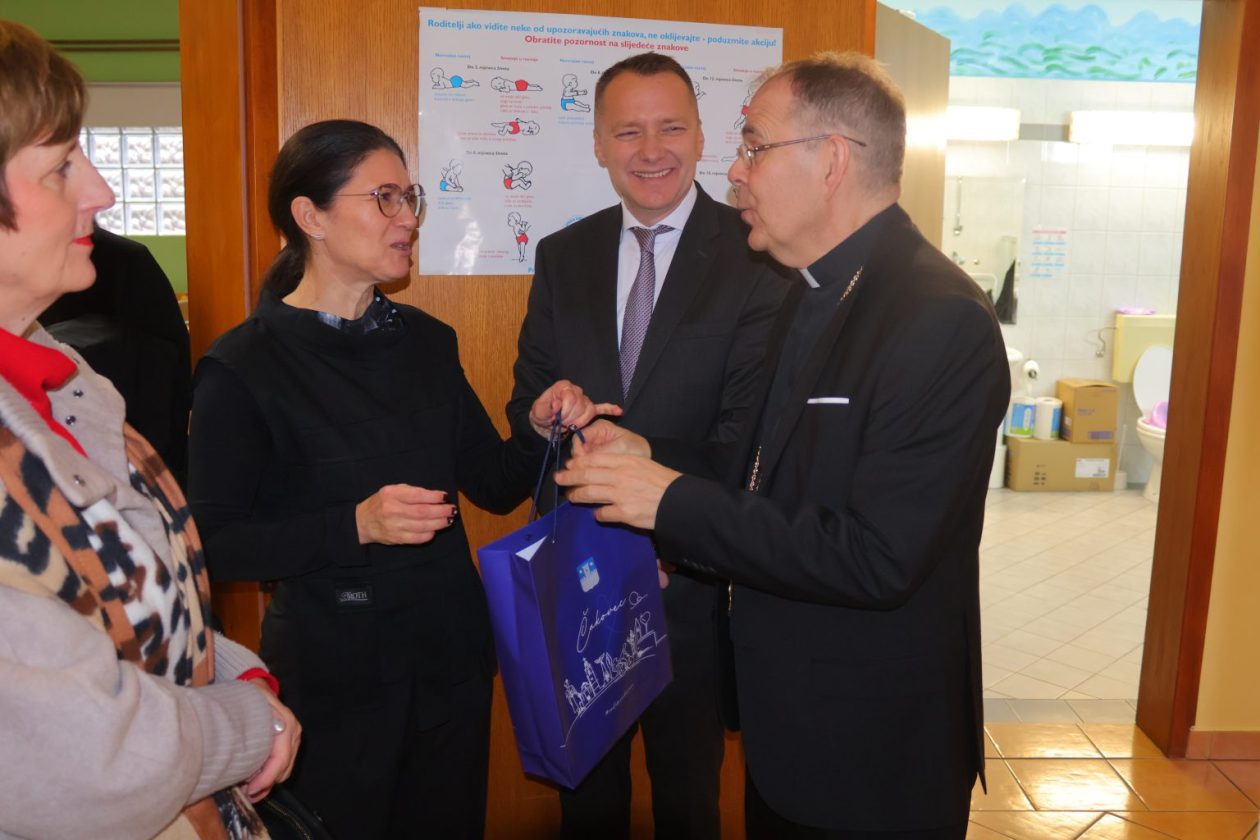 biskup Bože Radoš boravak Antun Bogdan (10)