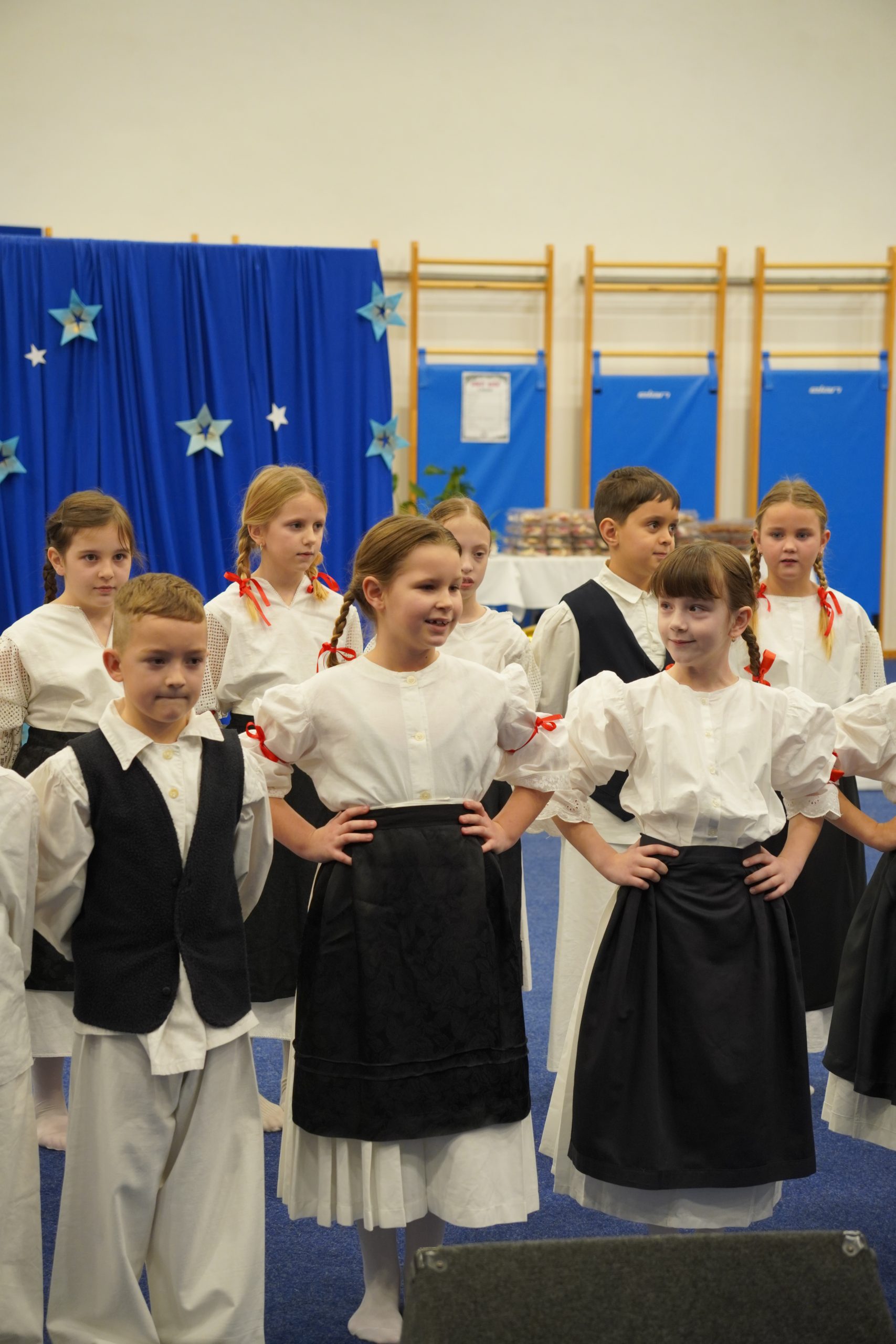 božićna priredba OŠ Strahoninec (48) božićna priredba OŠ Strahoninec (48)