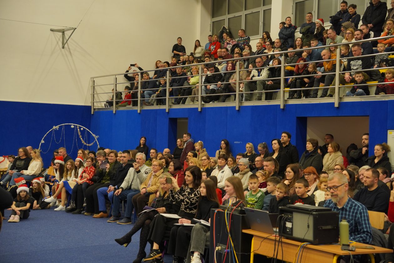 božićna priredba OŠ Strahoninec (63)