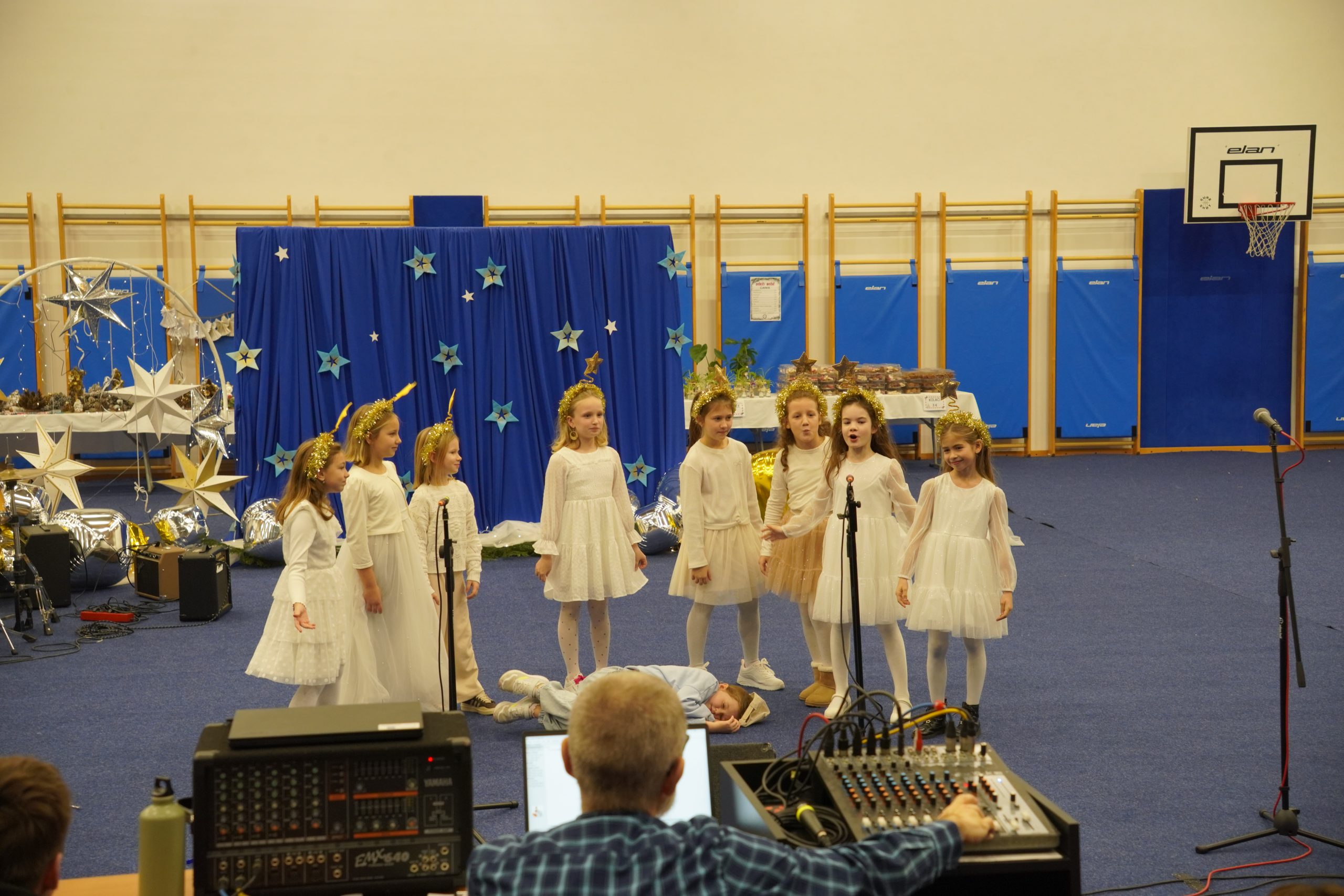 božićna priredba OŠ Strahoninec (81) božićna priredba OŠ Strahoninec (81)