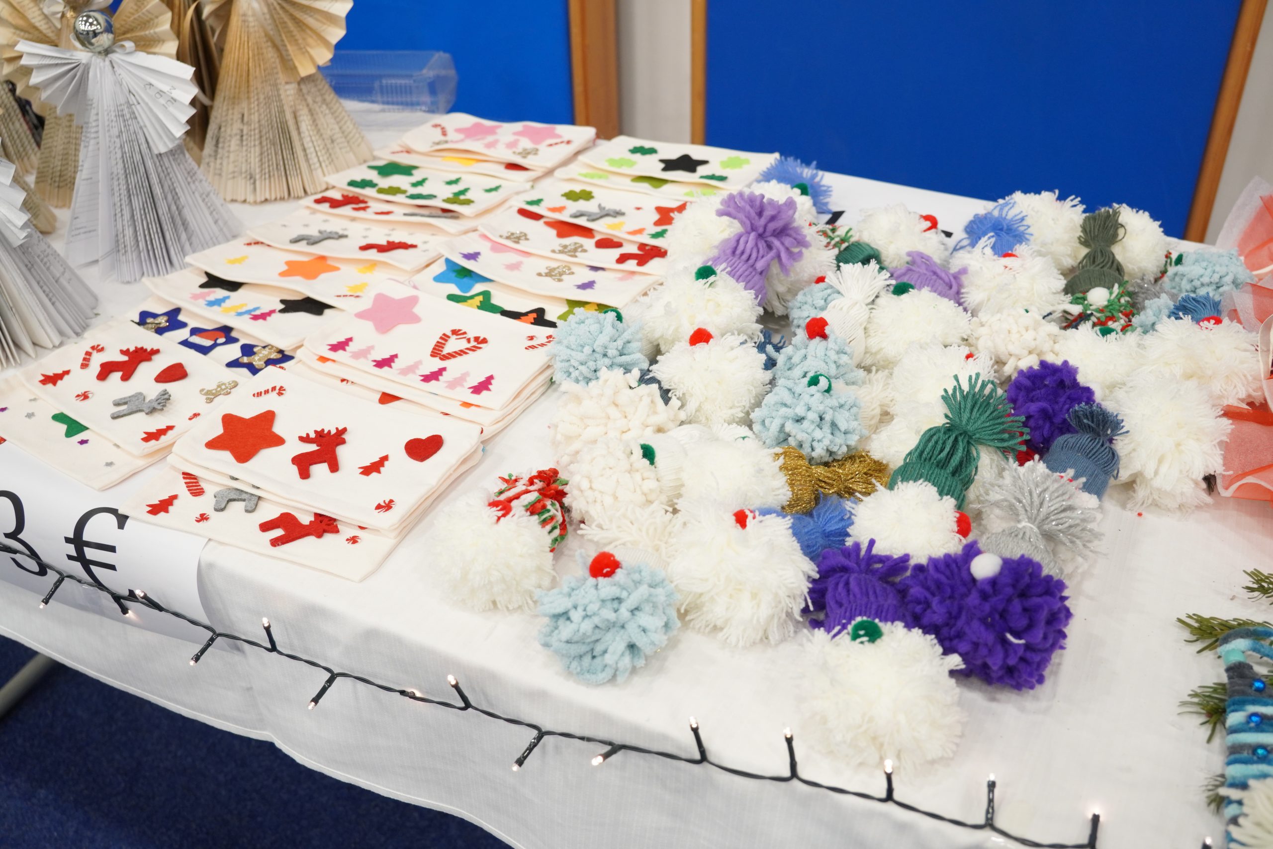 božićna priredba OŠ Strahoninec ukrasi rukotvorine (35) božićna priredba OŠ Strahoninec ukrasi rukotvorine (35)