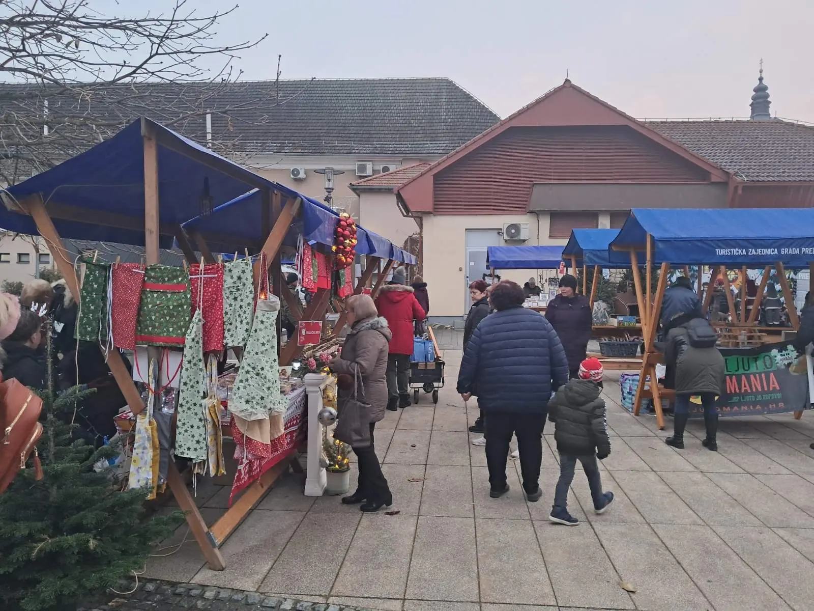 božićni sajam, moto mrazovi prelog (10) božićni sajam, moto mrazovi prelog (10)