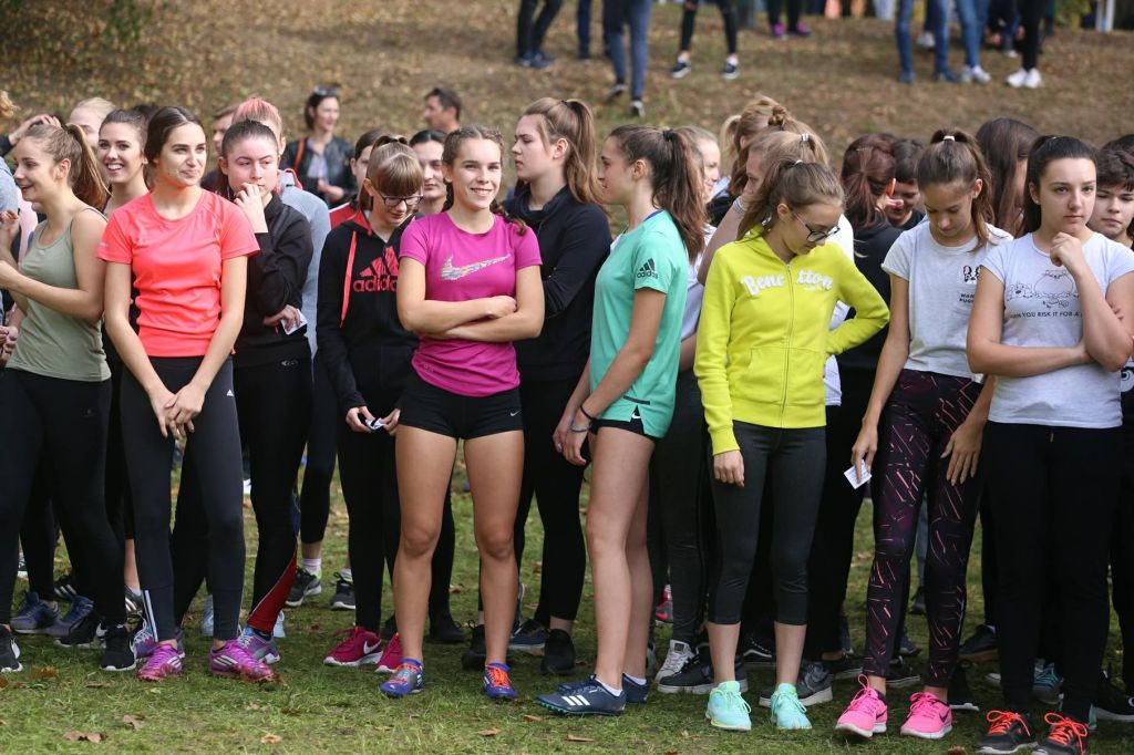 2269034610213285074578349143357