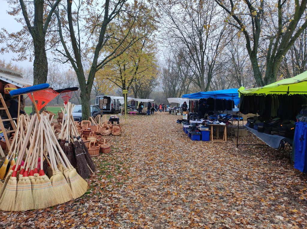 ČAKOVEČKI SAJAM Nema čega nema pa čak i – božićnih žaruljica!